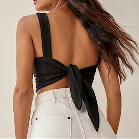 Reformation Jenine Tie Back Crop Top Black Like New Size XS - Picture 3 of 8